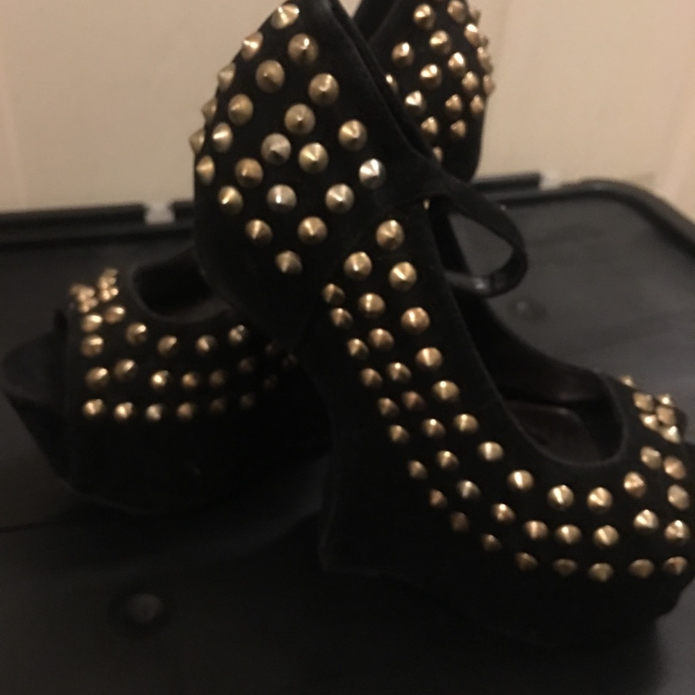 Pumps with no heel